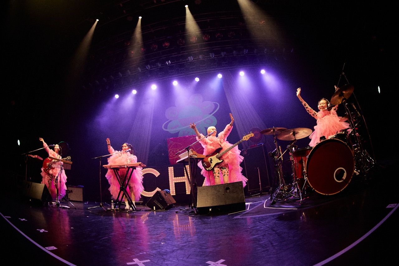 CHAI「WINK TOGETHER TOUR」東京・TSUTAYA O-EAST公演の様子。（撮影：中磯ヨシオ）