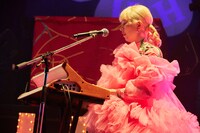 ユウキ（B, Cho）（撮影：中磯ヨシオ）