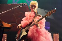 ユウキ（B, Cho）（撮影：中磯ヨシオ）