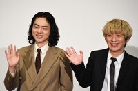 左から菅田将暉、Fukase（SEKAI NO OWARI）。