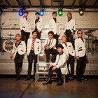 スカパラ×ムロツヨシ「めでたしソング」MV今夜公開、「muro式.がくげいかい」キャストが全員集合