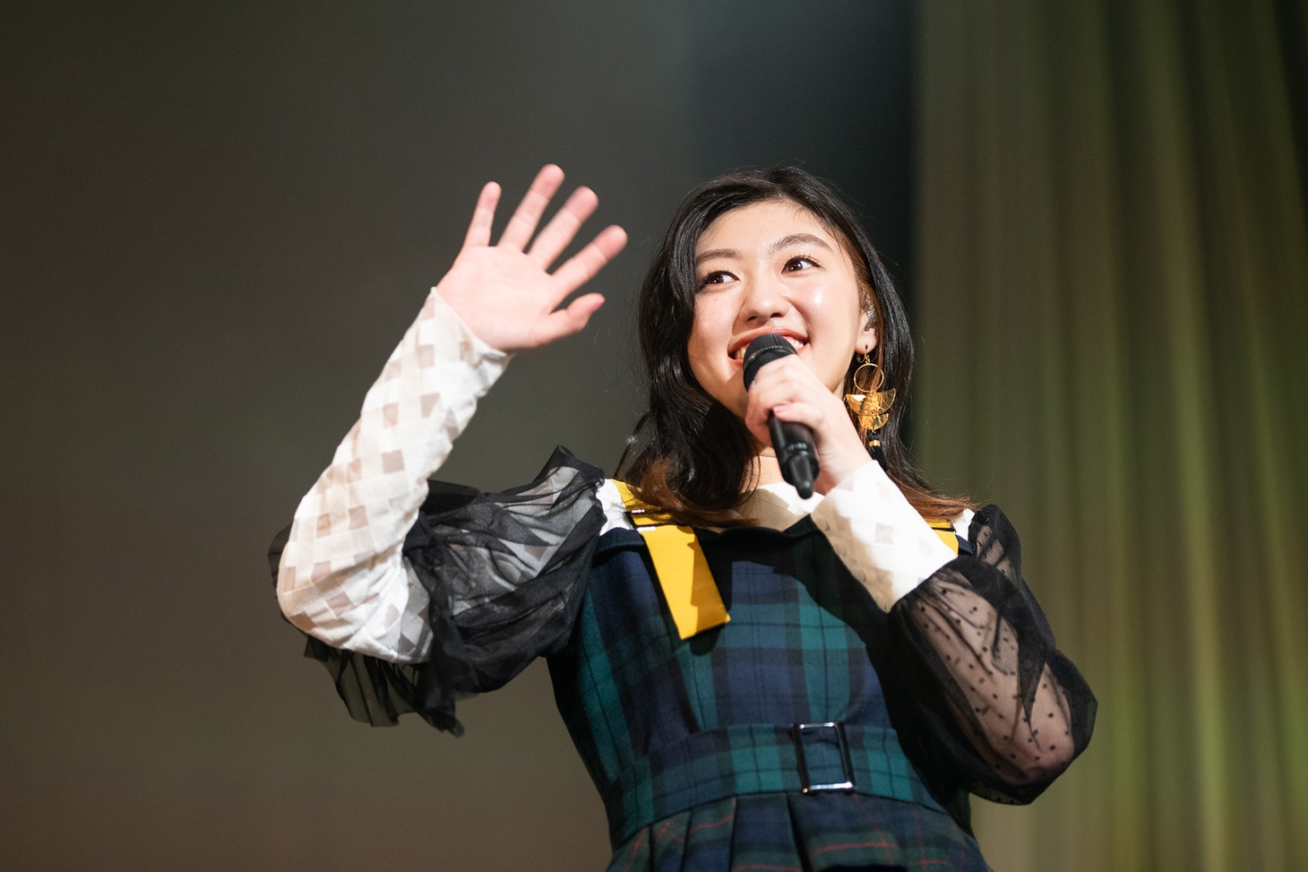 小林歌穂