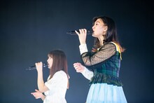 左から中山莉子、小林歌穂。