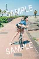 松村沙友理「次、いつ会える？」付録ポストカードサンプル (c)マガジンハウス（撮影：三瓶康友）