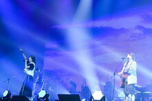 「いきものがかりの みなさん、こんにつあー!! THE LIVE 2021!!!」横浜アリーナ公演の様子。（撮影：岸田哲平 / TEPPEI KISHIDA）