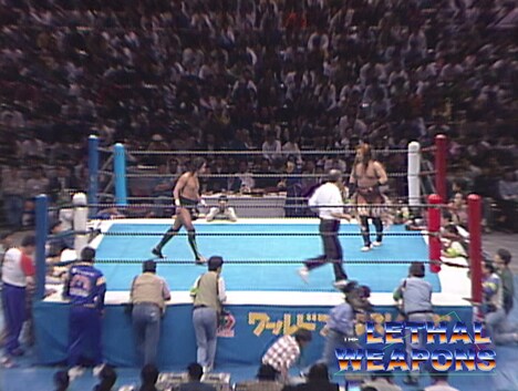 ザ・リーサルウェポンズ「94年のジュニアヘビー ～ザ・スコア～」ミュージックビデオのワンシーン。