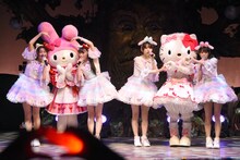 「超ときめき▽宣伝部×サンリオピューロランド『超ときめく世界に宣伝本部とハロー！ハロー！』」の様子。