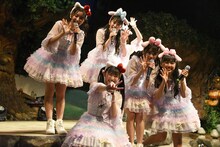 「超ときめき▽宣伝部×サンリオピューロランド『超ときめく世界に宣伝本部とハロー！ハロー！』」の様子。