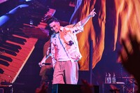 AKLO（撮影：岸田哲平 / Victor Nomoto）