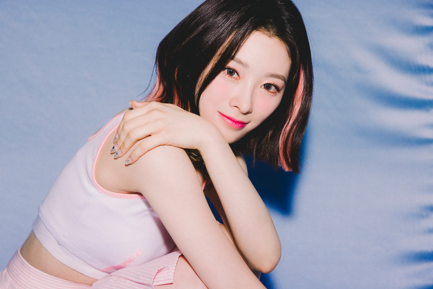 ユンギョン (c)2021 Woollim Entertainment Co., Ltd. / YOSHIMOTO KOGYO CO., LTD.