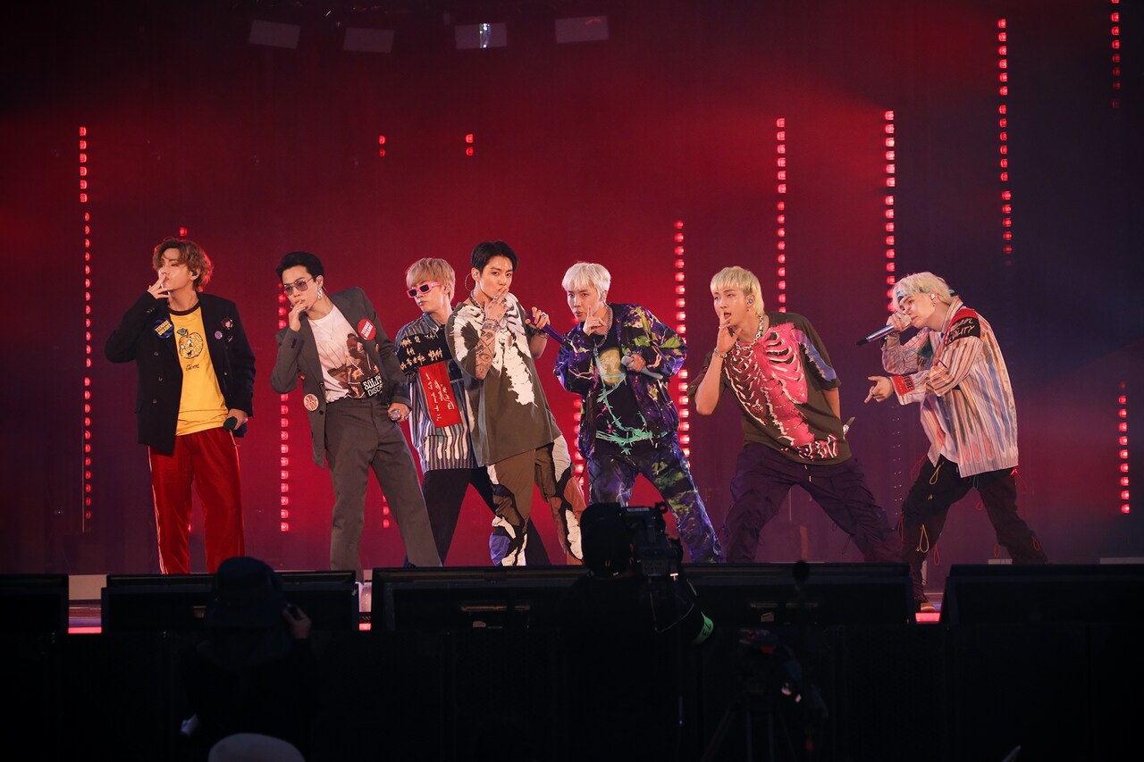 BTSが世界中のARMYと作り上げた“小宇宙”「大吹打」や「Chicken Noodle