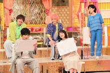 左上から時計回りにEXIT、磯野貴理子、波瑠、田中圭。(c)フジテレビ