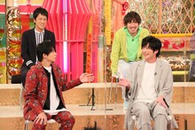 左上から時計回りに吉田敬（ブラックマヨネーズ）、りんたろー。（EXIT）、田中圭、岸優太（King & Prince）。(c)フジテレビ