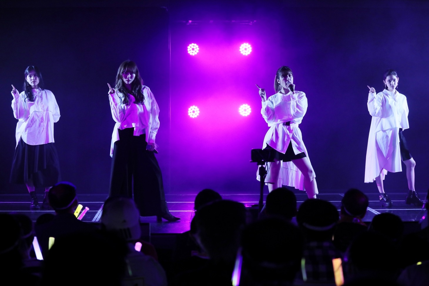 ＆お披露目ライブの様子。