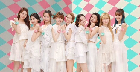 NiziU×「たまごっちスマート」キービジュアル