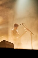 田辺由明（G, Cho）（撮影：酒井ダイスケ）