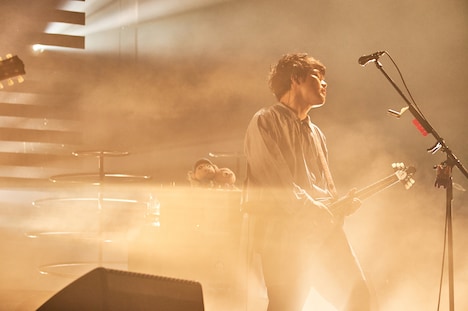 田辺由明（G, Cho）（撮影：酒井ダイスケ）