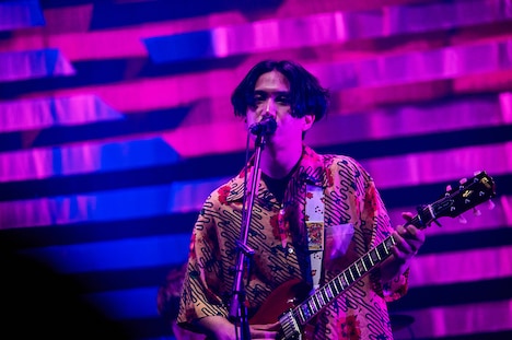 はっとり（Vo, G）（撮影：酒井ダイスケ）