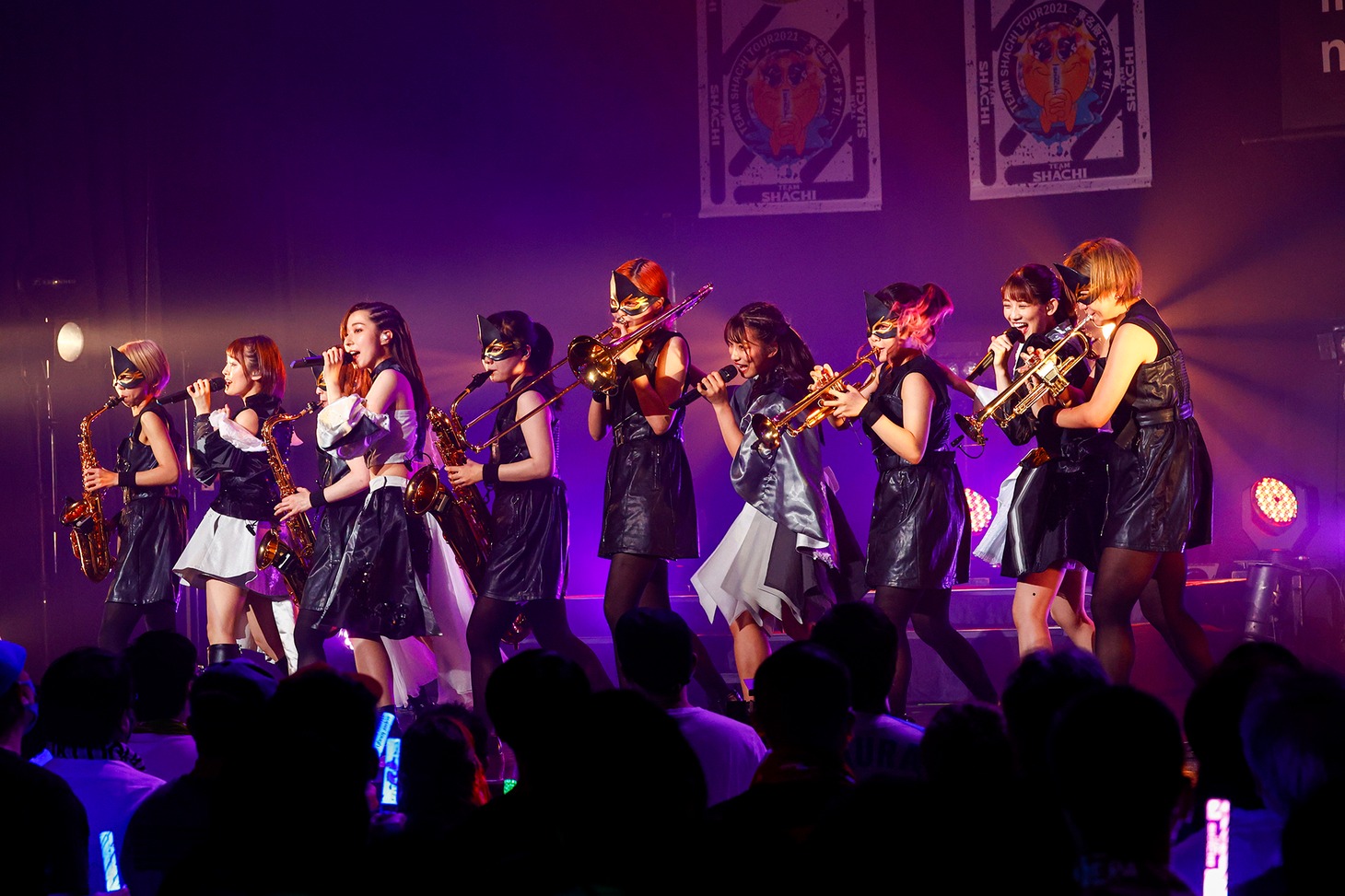TEAM SHACHI「TEAM SHACHI TOUR 2021 ～東名阪でオトす!!～」USEN STUDIO COAST公演の様子。（撮影：笹森健一）
