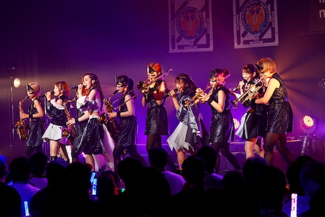 TEAM SHACHI「TEAM SHACHI TOUR 2021 ~東名阪でオトす!!~」USEN STUDIO COAST公演の様子。(撮影:笹森健一)