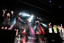 「東京のダンス～東京女子流×フィロソフィーのダンス～ byライブナタリー」の様子。