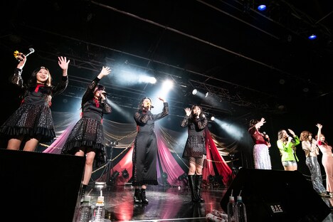 「東京のダンス～東京女子流×フィロソフィーのダンス～ byライブナタリー」の様子。