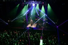 あらき「UNPARADOXA」の様子。（撮影：小松陽祐［ODD JOB］）