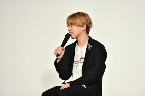 04 Limited SazabysのGEN(B, Vo)。(Photo by AZUSA TAKADA)