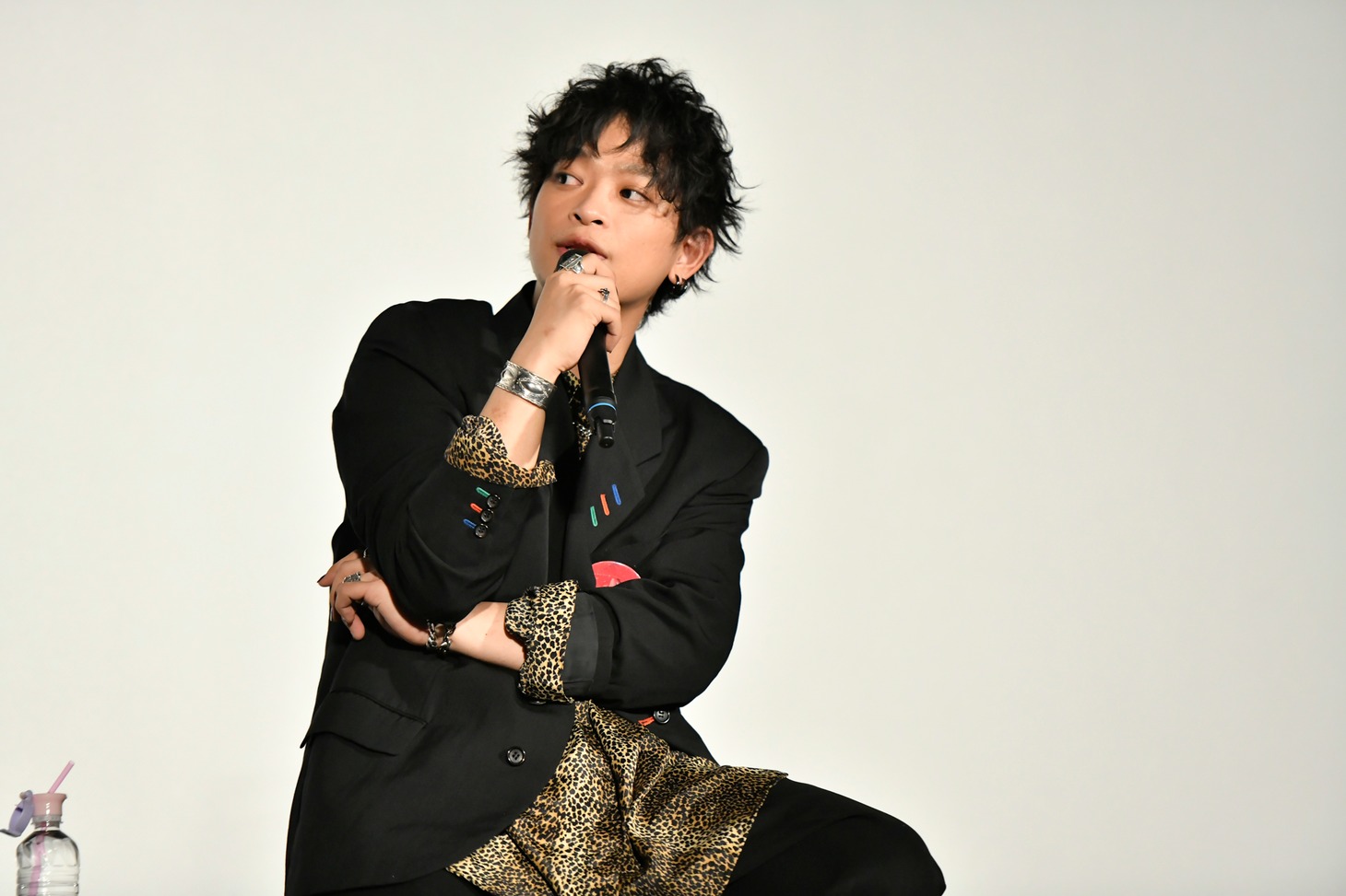 THE ORAL CIGARETTESの山中拓也（Vo, G）。（Photo by AZUSA TAKADA）