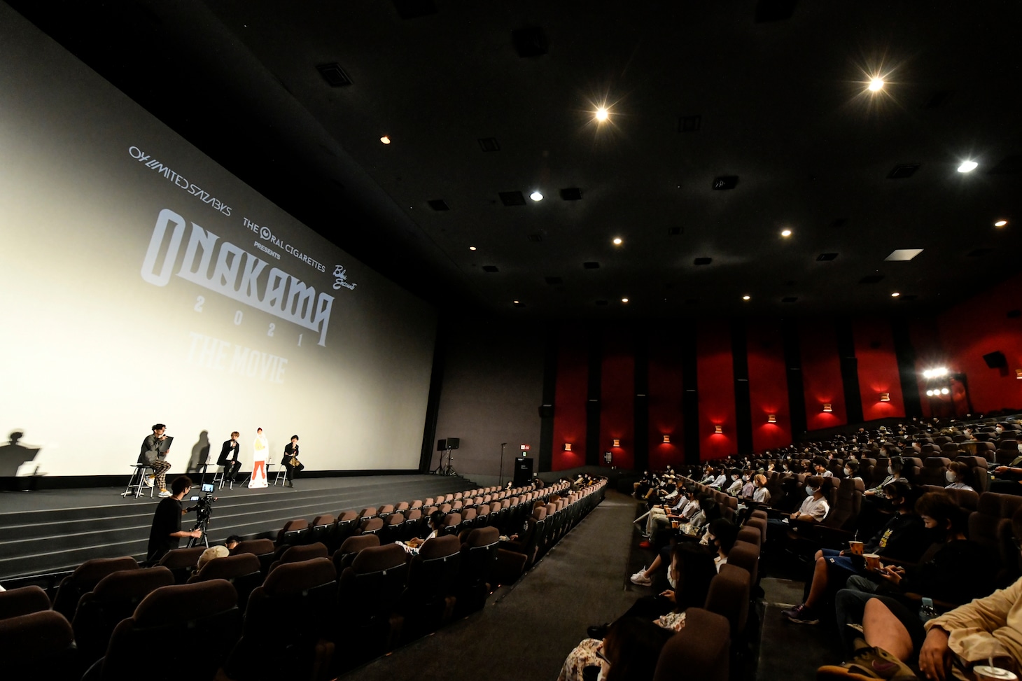 「ONAKAMA 2021 THE MOVIE」舞台挨拶の様子。（Photo by AZUSA TAKADA）