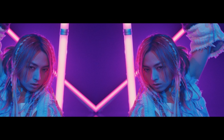 蒼井翔太「give me ▽ me」ミュージックビデオより。