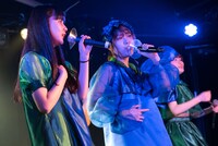 左から小野寺詩依、Nui/ヌニキ。（撮影：倉林和泉）