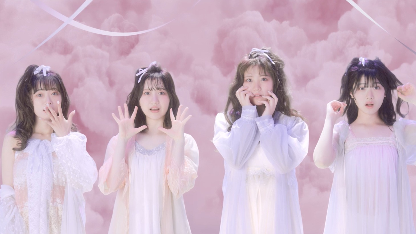CloudyCloudy「はっきり言って欲しい」ミュージックビデオより。 (c)Flora