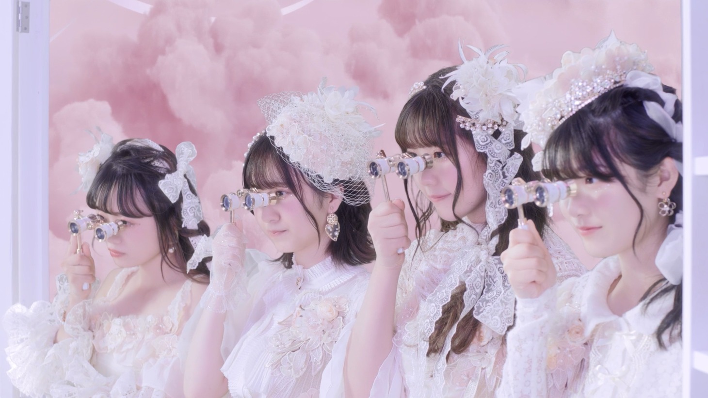 CloudyCloudy「はっきり言って欲しい」ミュージックビデオより。 (c)Flora
