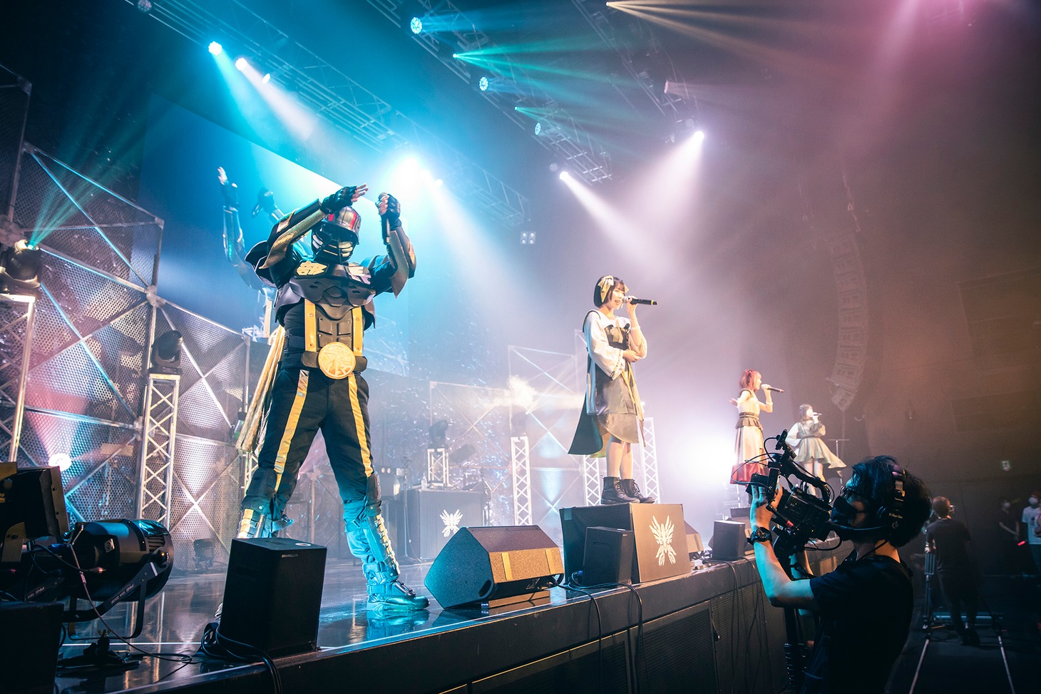 DESURABBITS（Photo by Sana Utsumi）