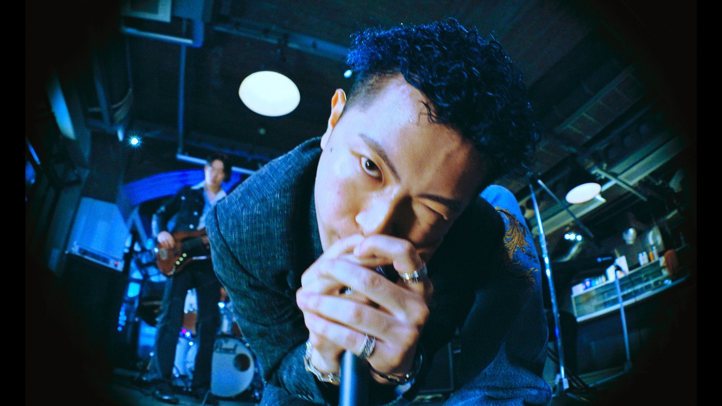 空音「Alcoholic club」ミュージックビデオより。