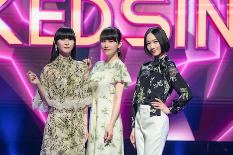 「ザ・マスクド・シンガー」より、Perfume。(c)2021 Amazon Content Services LLC