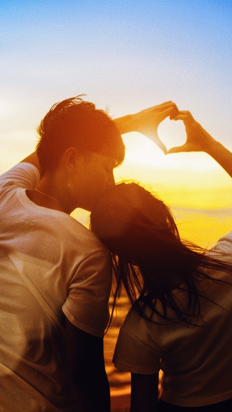 米津玄師「Pale Blue」使ったTikTok「ずっとずっと恋をしている」フォトモーションイメージ。