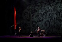 人気画像5位は「沢田研二ソロ50周年バラードライブ、全国12公演の追加スケジュール発表」より、「沢田研二2021 ソロ活動50周年ライブ『BALLADE』」の様子。