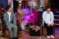 左から千葉雄大、田中圭。(c)日本テレビ