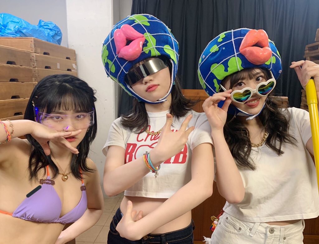 撮影が終了しノリノリの様子のラップメンバー。