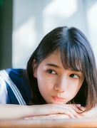 小坂菜緒「君は誰?」紀伊國屋書店新宿本店パネル展「オフな君」の展示カット。(撮影:藤原宏)