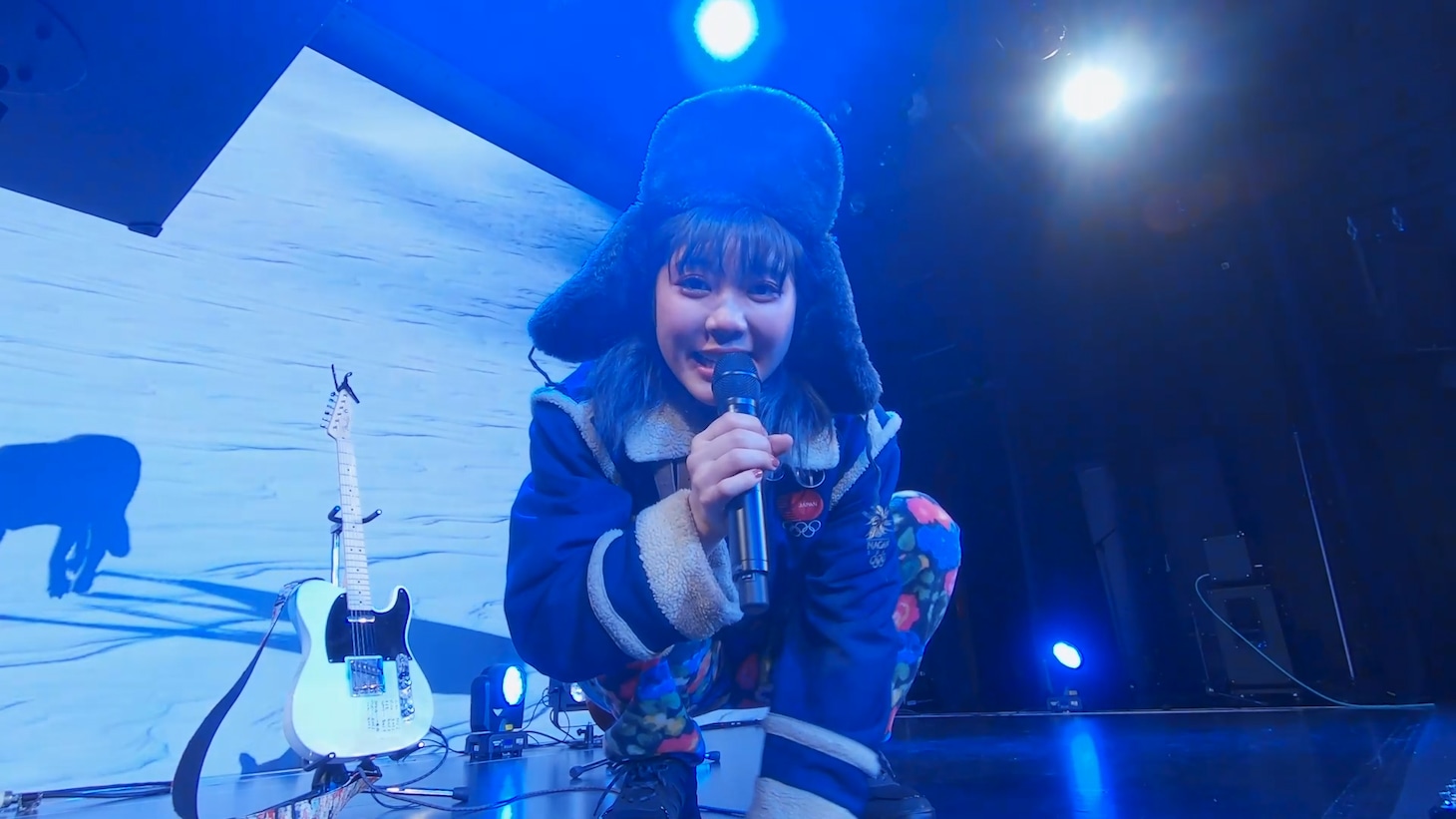 「眉村ちあき 配信ライブツアー第2弾『飛び出せ！日本元気女歌手ツアー ～アラスカ・北極・南極・アフリカ編～』」の様子。