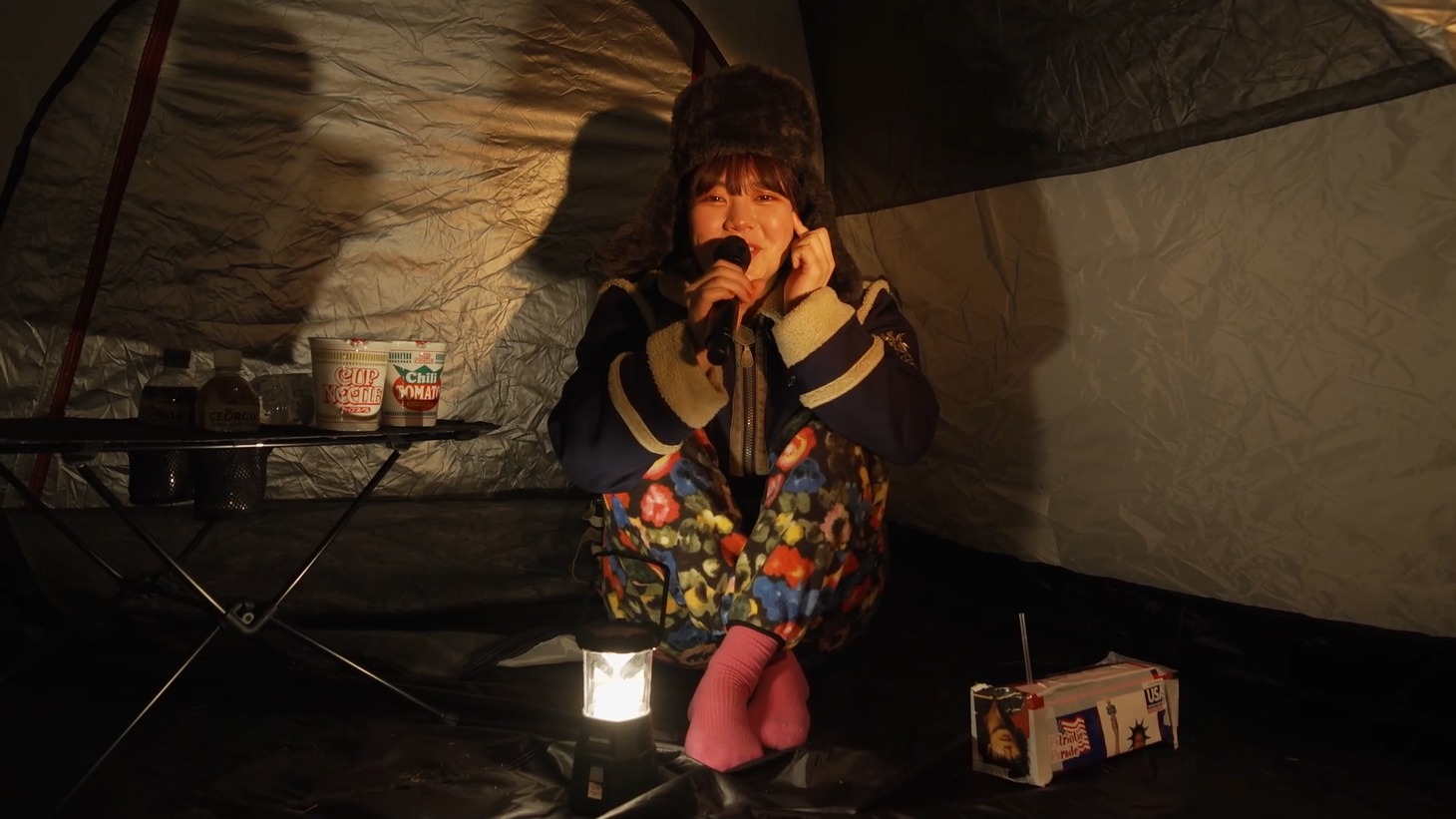 「眉村ちあき 配信ライブツアー第2弾『飛び出せ！日本元気女歌手ツアー ～アラスカ・北極・南極・アフリカ編～』」の様子。