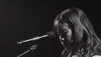 「眉村ちあき 配信ライブツアー第2弾『飛び出せ！日本元気女歌手ツアー ～アラスカ・北極・南極・アフリカ編～』」の様子。