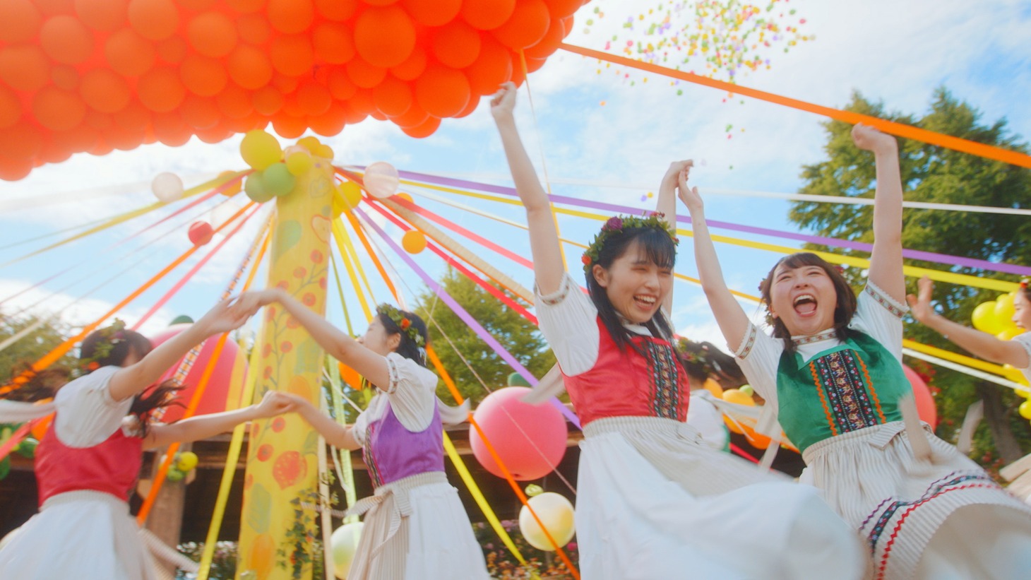 BEYOOOOONDS「フレフレ・エブリデイ」ミュージックビデオより。