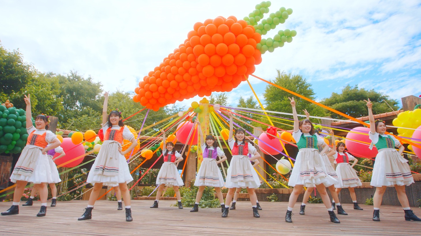 BEYOOOOONDS「フレフレ・エブリデイ」ミュージックビデオより。