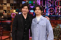 左から田中圭、千葉雄大。