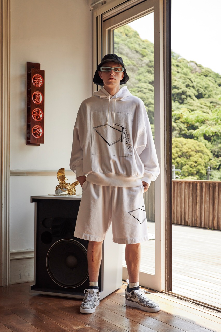 UNDERCOVER「2022 Spring-Summer Men's Collection "ONCE IN A LIFETIME"」より。