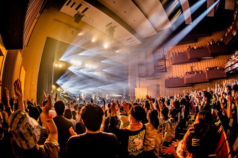 SUPER BEAVER「SUPER BEAVER『アイラヴユー』Release Tour 2021 ~圧巻のラクダ、愛のマシンガン~」東京・LINE CUBE SHIBUYA(渋谷公会堂)公演の様子。(撮影:青木カズロー)